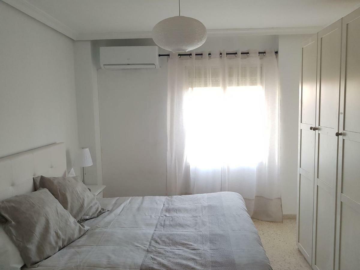 Luminoso Y Amplio Apartamento เซบีญา ภายนอก รูปภาพ